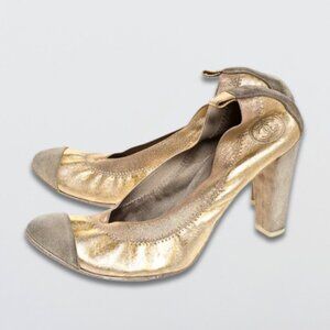 Chanel Scrunch Pumps Suede Cap Toe Leather Rubber Sole Slip-On Gold/Grey 41.5